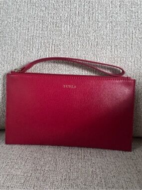 Like NEW Furla Red Leather LARGE Wristlet Clutch Fits Phone ❤️